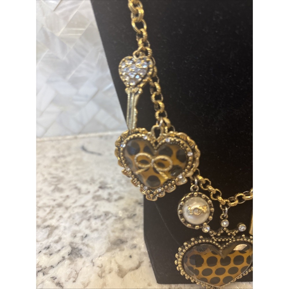 Betsey Johnson Three Heart Leopard Heart Key Rhinestones Locket Pearl Necklace - Picture 3 of 16